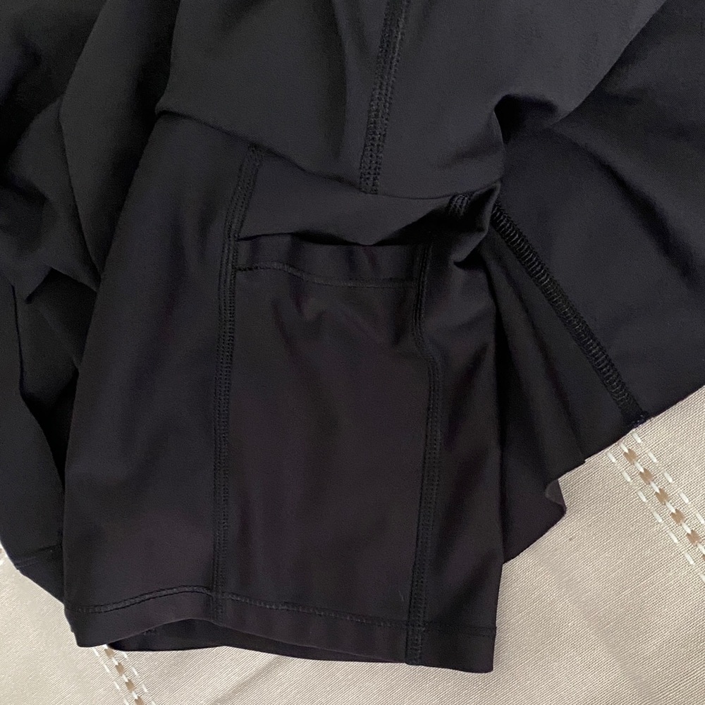 Girl Old Navy Sporty shorts skirt with pocket black. - Picture 5 of 13